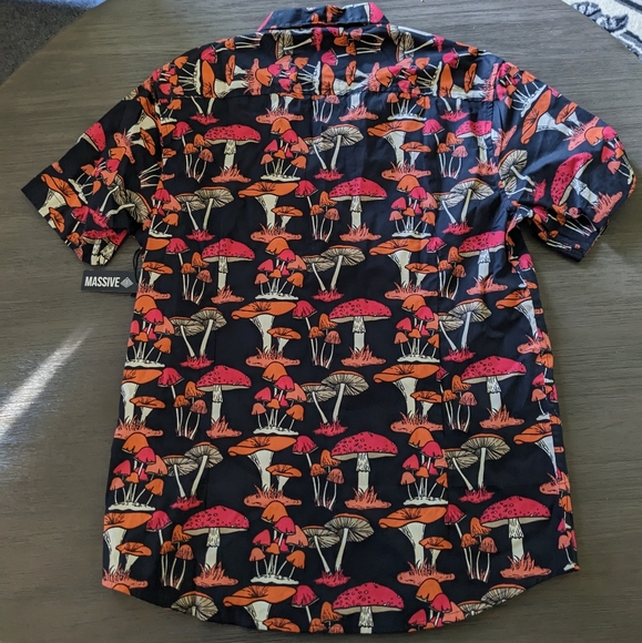 Rare Men's Massive Mushroom Pattern Festival Outfit Button Down Shirt and Shorts - Picture 3 of 7